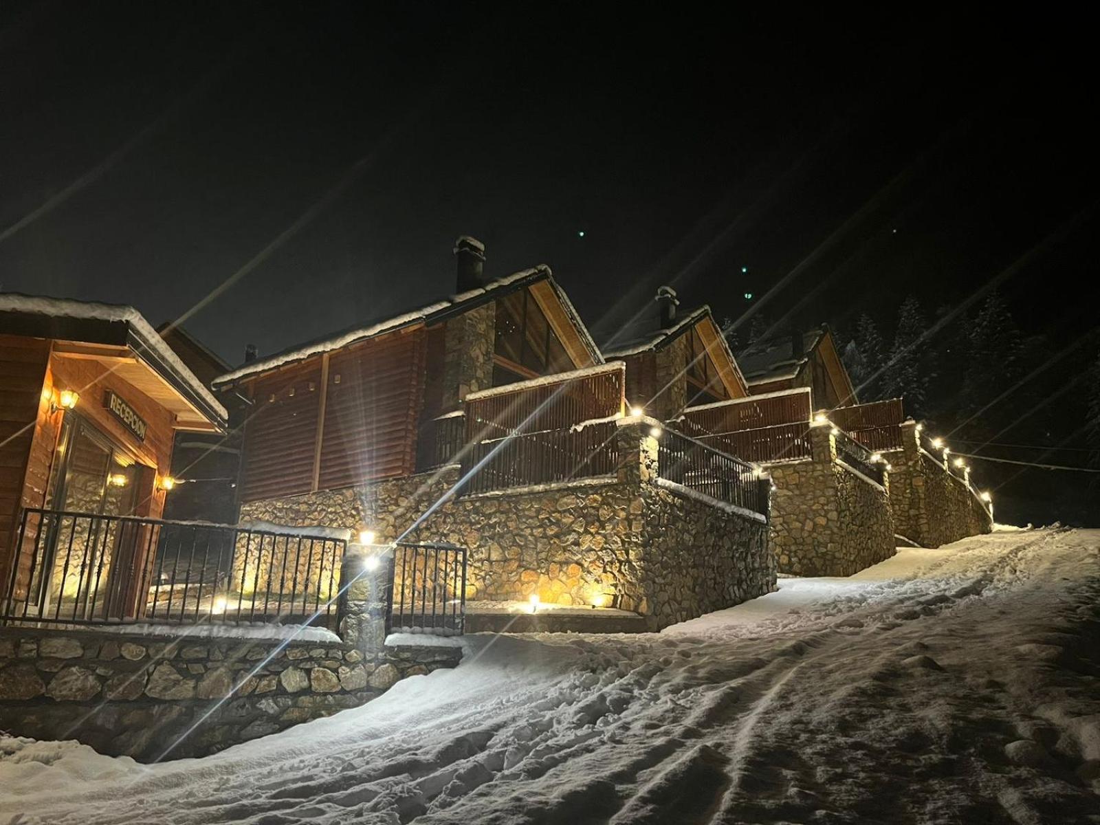 Bujtinat Lisa Boge Exterior foto